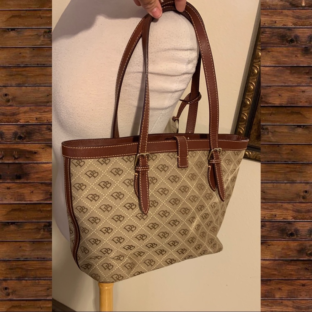 DOONEY AND BOURKE PURSE - Picture 2 of 8
